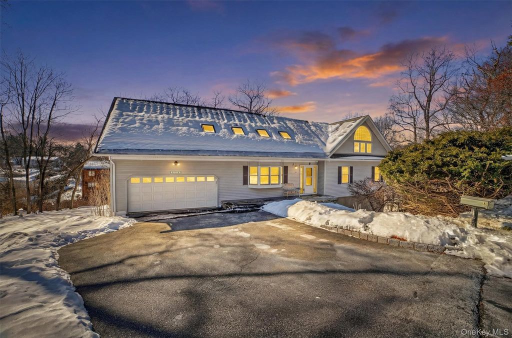 Photo of 9 Carol Court, Croton-on-Hudson, NY 10520 (MLS # 953498)