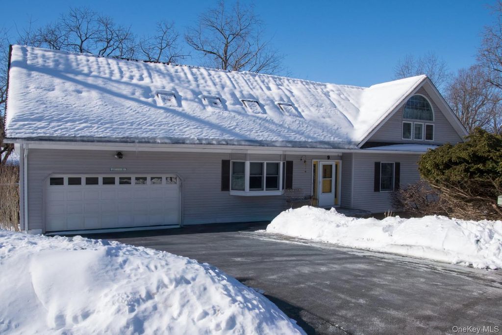 Photo of 9 Carol Court, Croton-on-Hudson, NY 10520 (MLS # 953498)