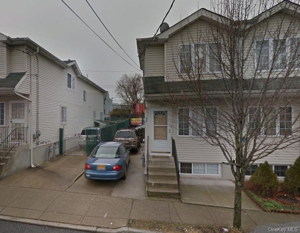 Photo of 46 winegar lane Ln, Staten Island, NY 10310 (MLS # 919409)