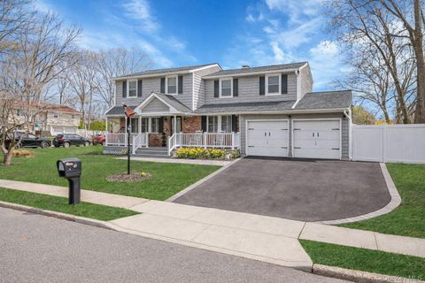 Photo of 1 Hooper Court, Port Jefferson Station, NY 11776 (MLS # 983047)