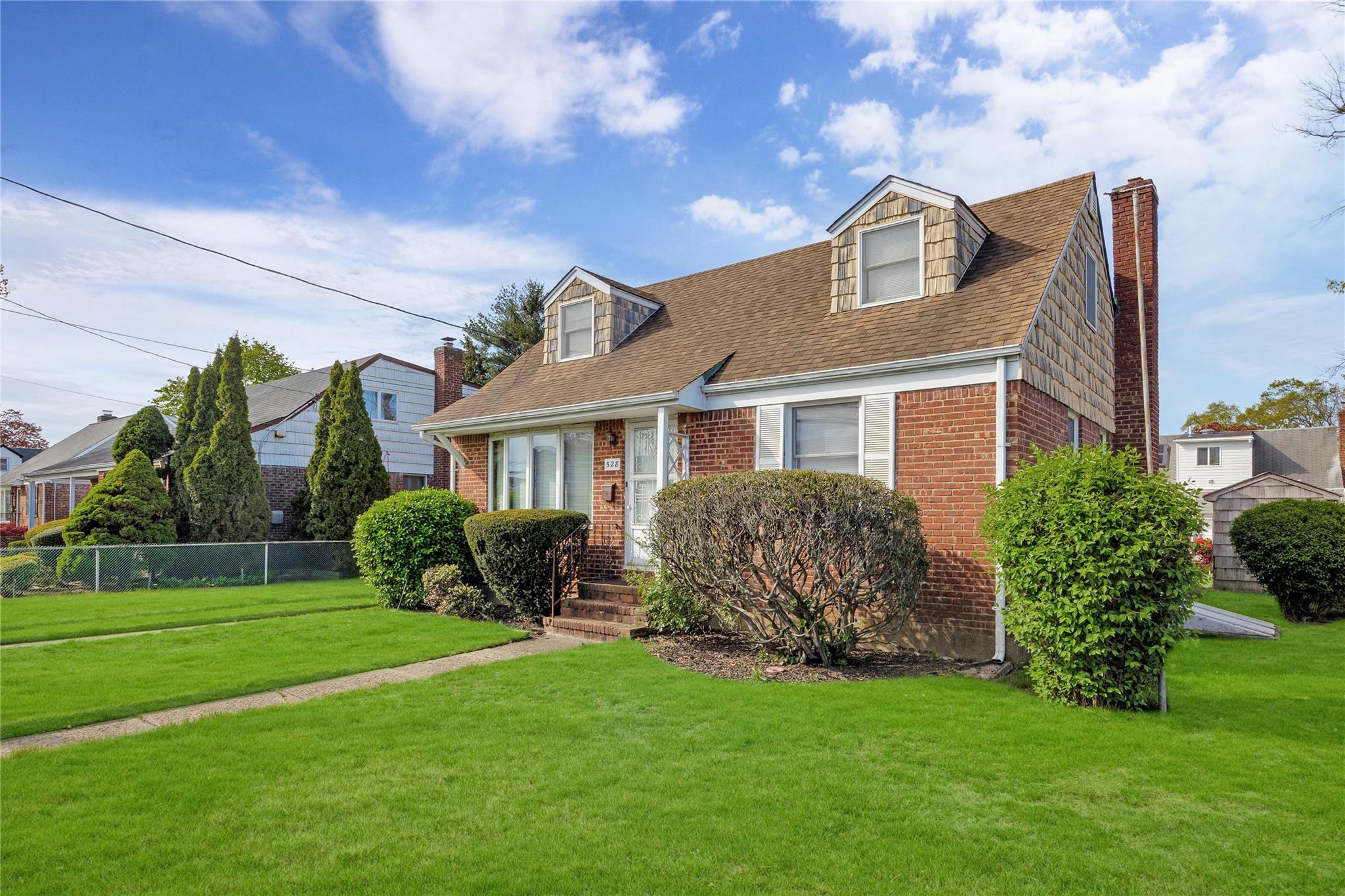 528 Coakley Street, East Meadow, New York image 2