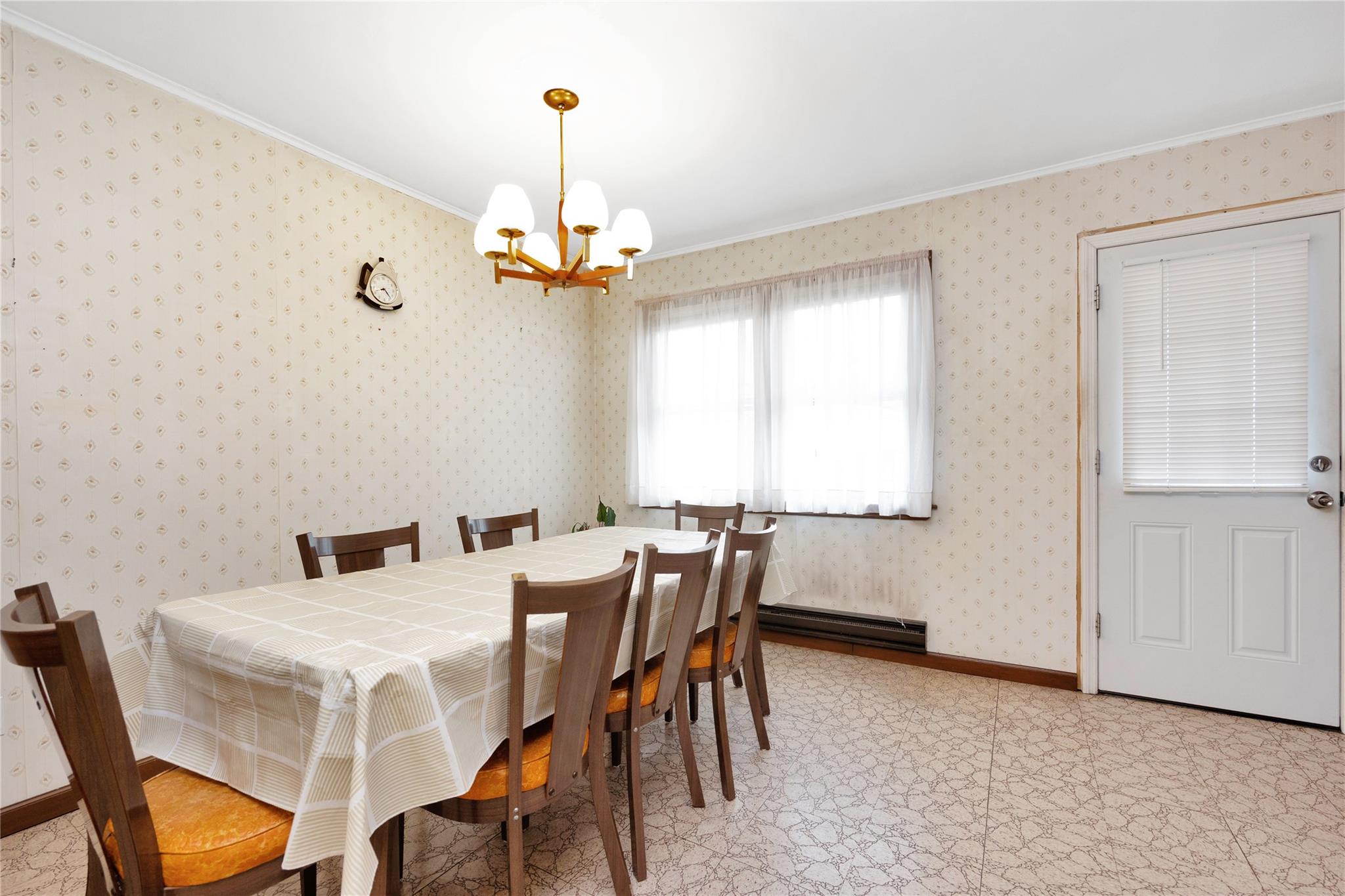 528 Coakley Street, East Meadow, New York image 9