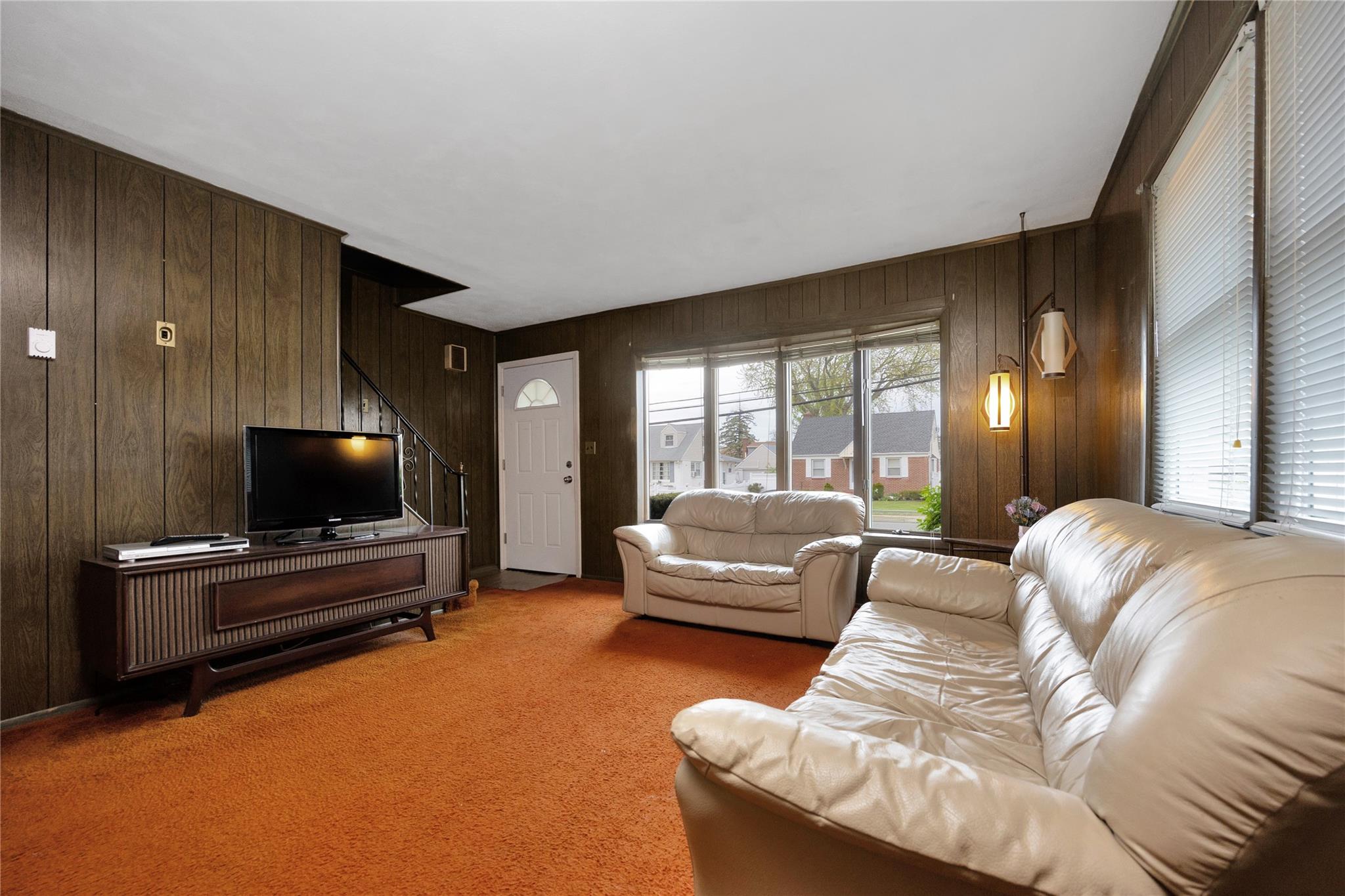 528 Coakley Street, East Meadow, New York image 6