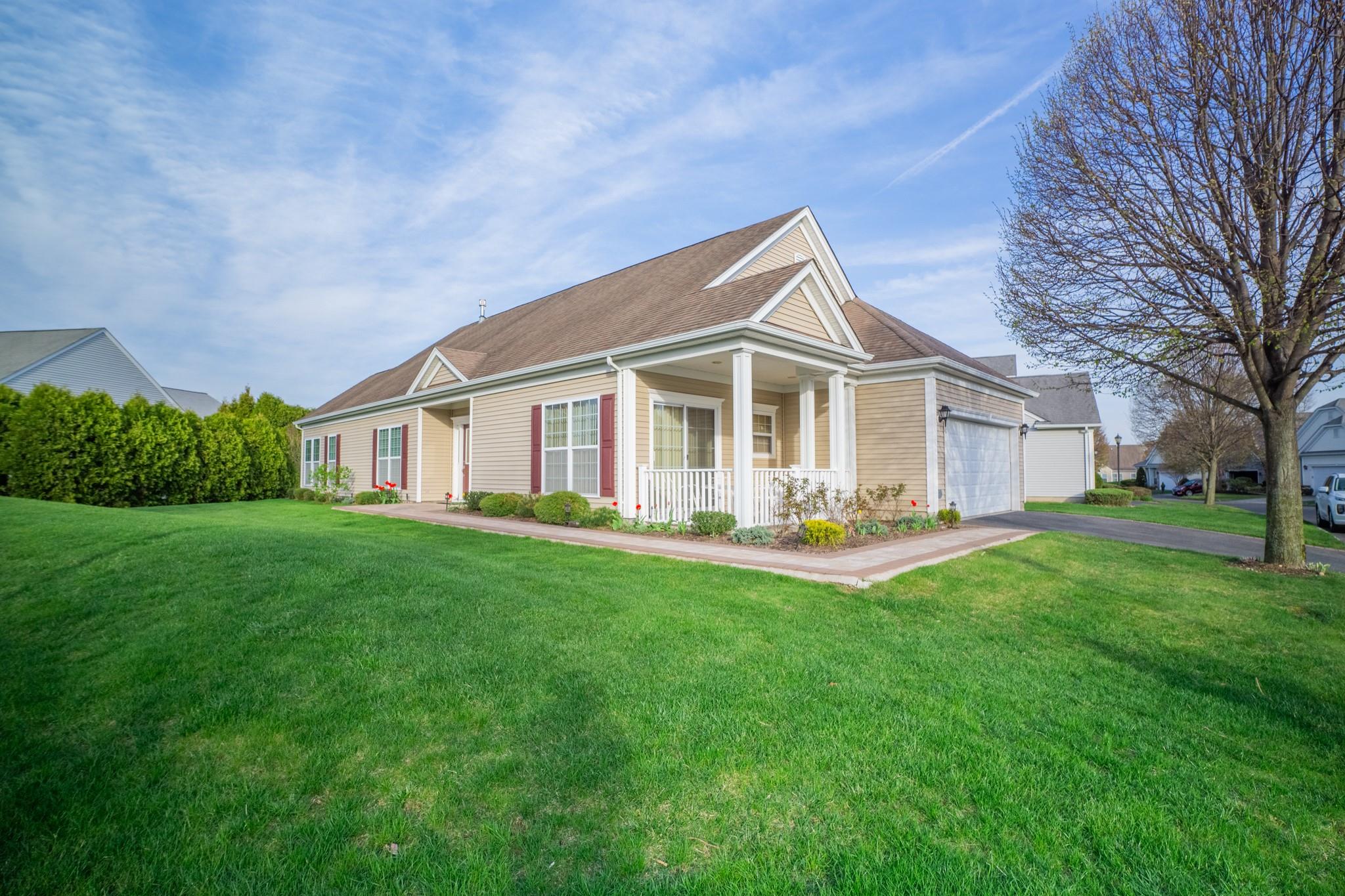 20 Oakhurst Court, Mount Sinai, New York image 3