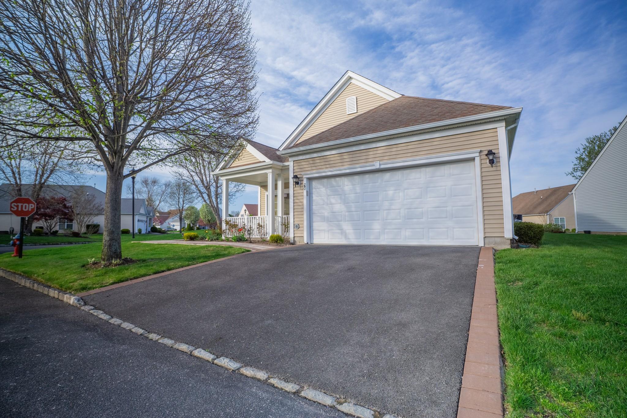 20 Oakhurst Court, Mount Sinai, New York image 4