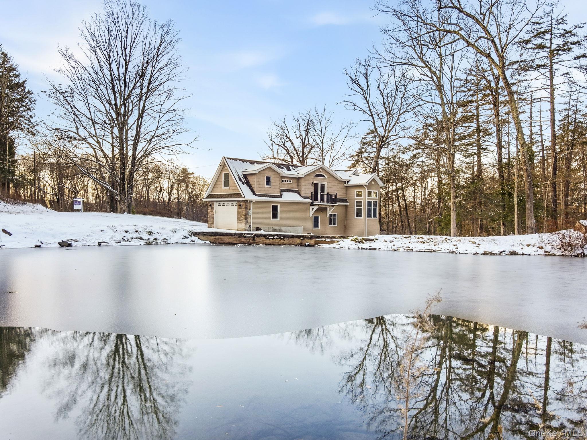 Rhinebeck, New York 12572, United States, 3 Bedrooms Bedrooms, ,3 BathroomsBathrooms,Residential,Active,251840