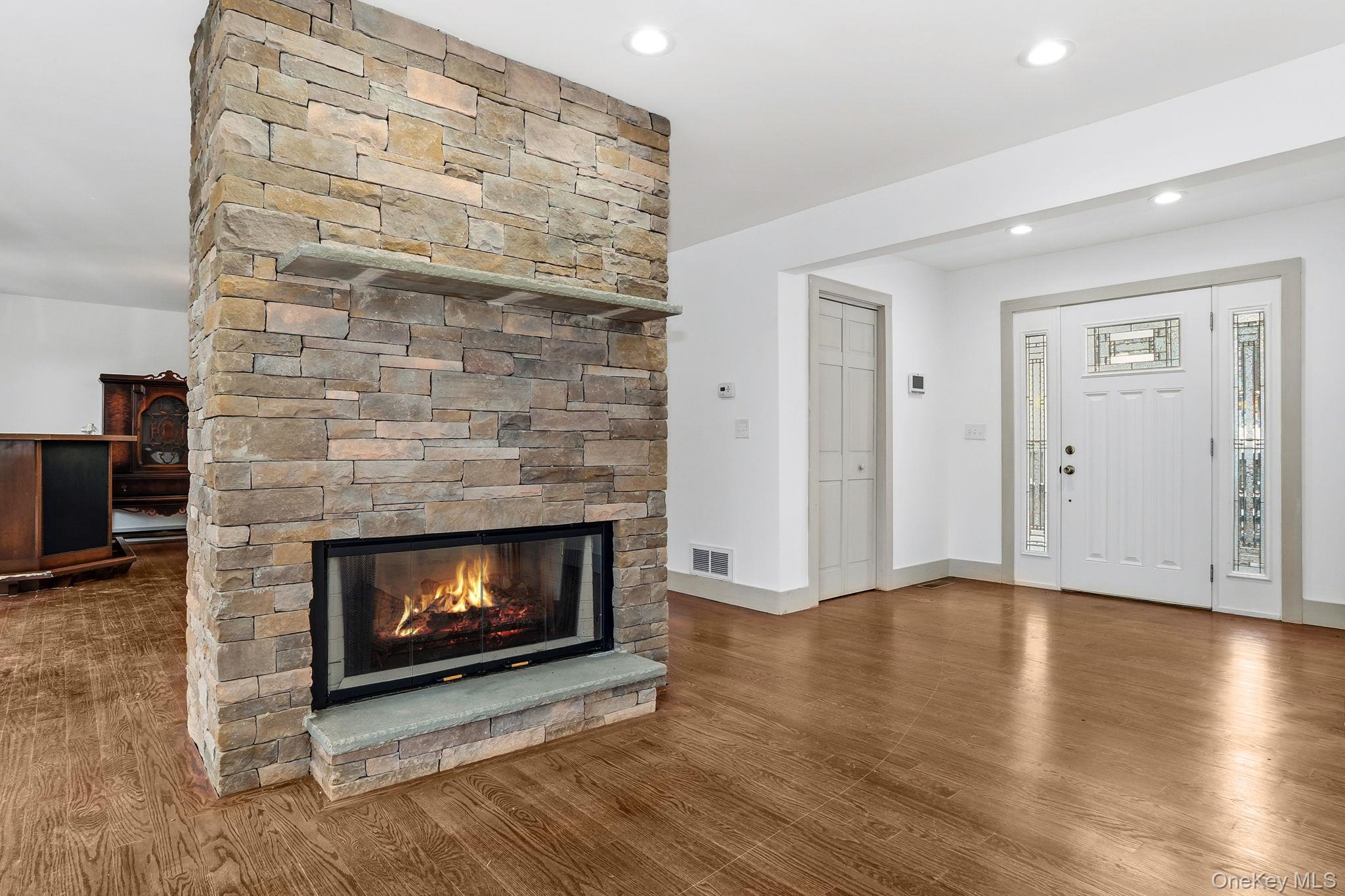 Rhinebeck, New York 12572, United States, 3 Bedrooms Bedrooms, ,3 BathroomsBathrooms,Residential,Active,251840