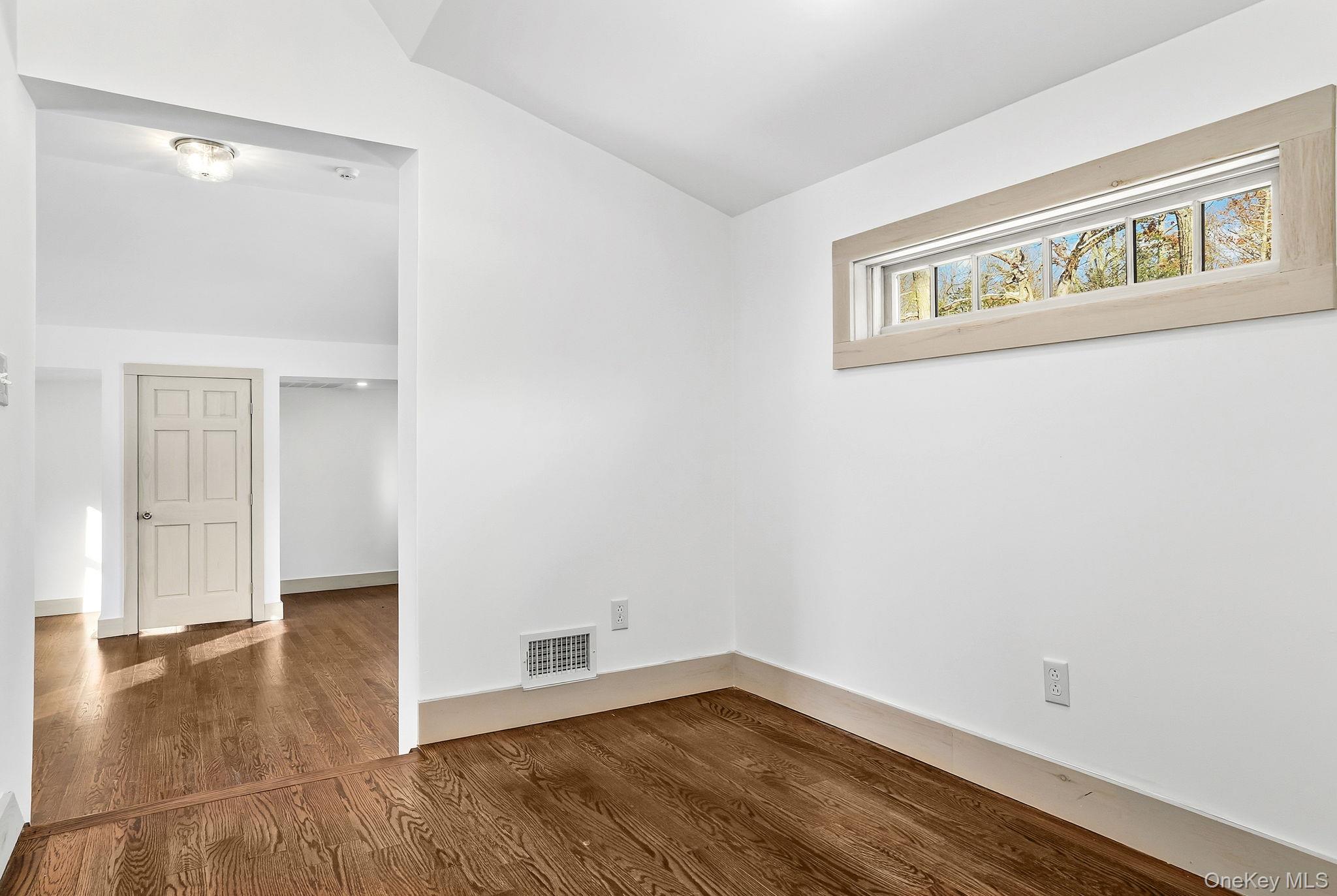 Rhinebeck, New York 12572, United States, 3 Bedrooms Bedrooms, ,3 BathroomsBathrooms,Residential,Active,251840