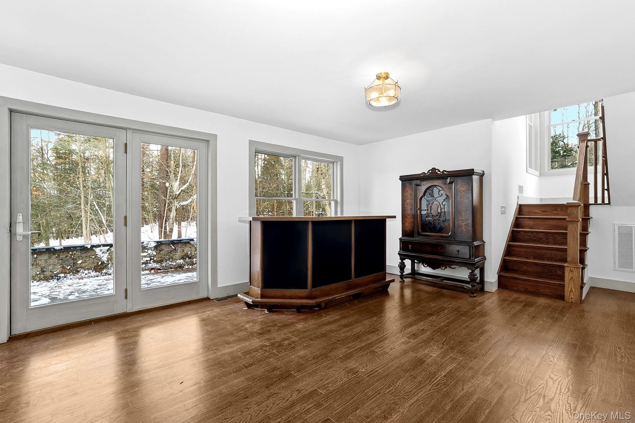 Rhinebeck, New York 12572, United States, 3 Bedrooms Bedrooms, ,3 BathroomsBathrooms,Residential,Active,251840