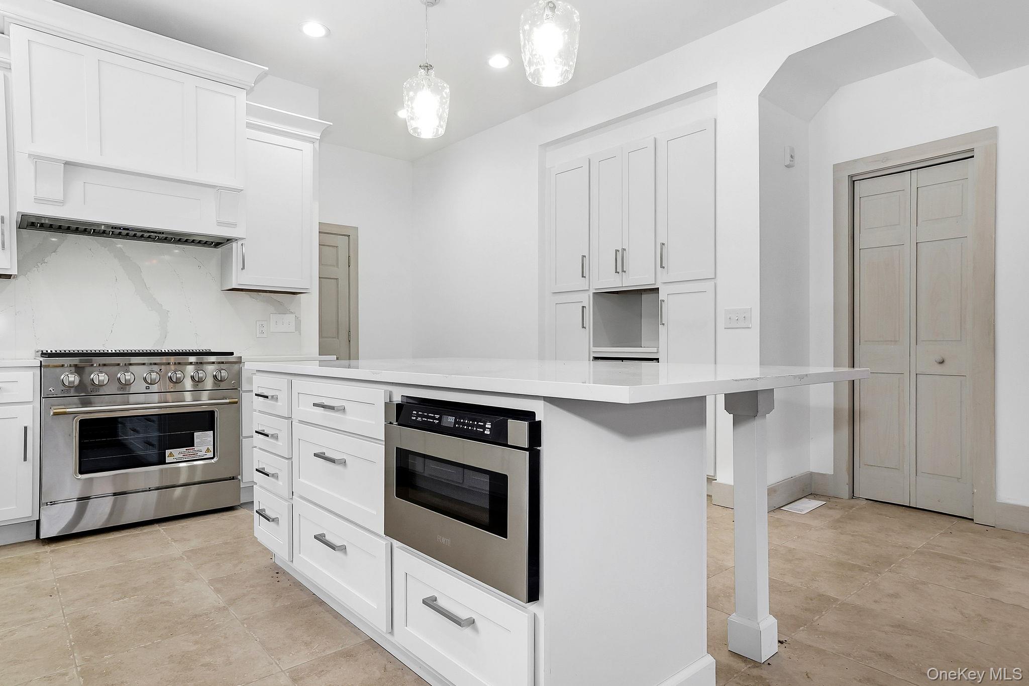 Rhinebeck, New York 12572, United States, 3 Bedrooms Bedrooms, ,3 BathroomsBathrooms,Residential,Active,251840