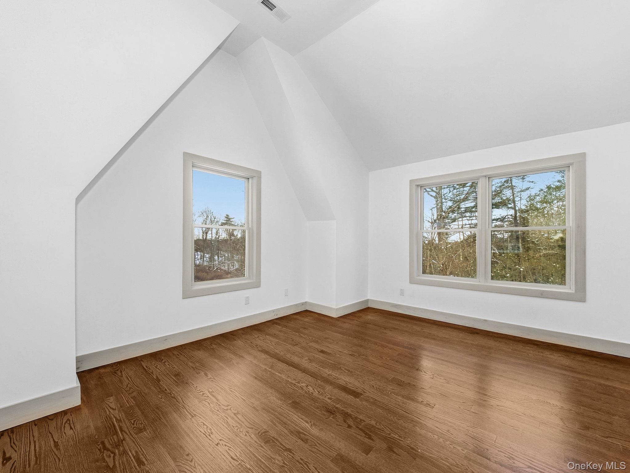 Rhinebeck, New York 12572, United States, 3 Bedrooms Bedrooms, ,3 BathroomsBathrooms,Residential,Active,251840