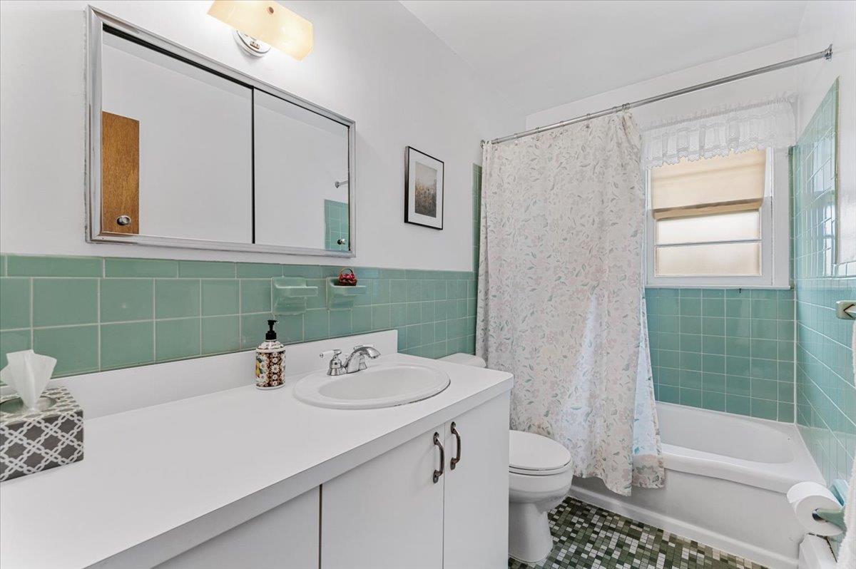 18 N Troscher Lane, Bethpage, New York image 15