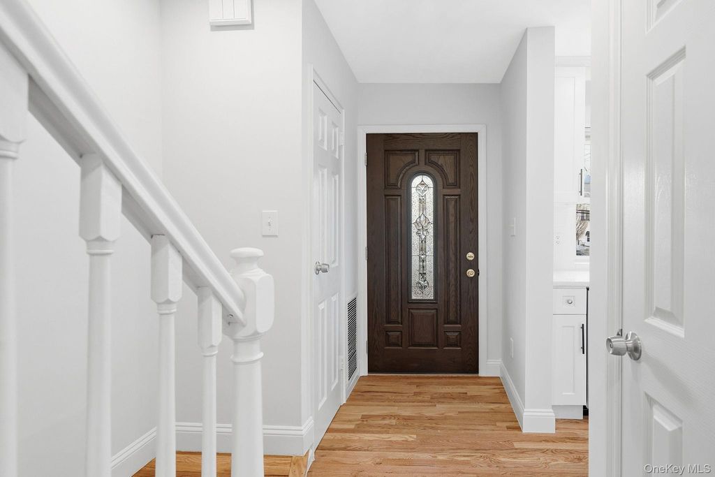 Photo of 278 Balcom Avenue, Bronx, NY 10465 (MLS # 943197)