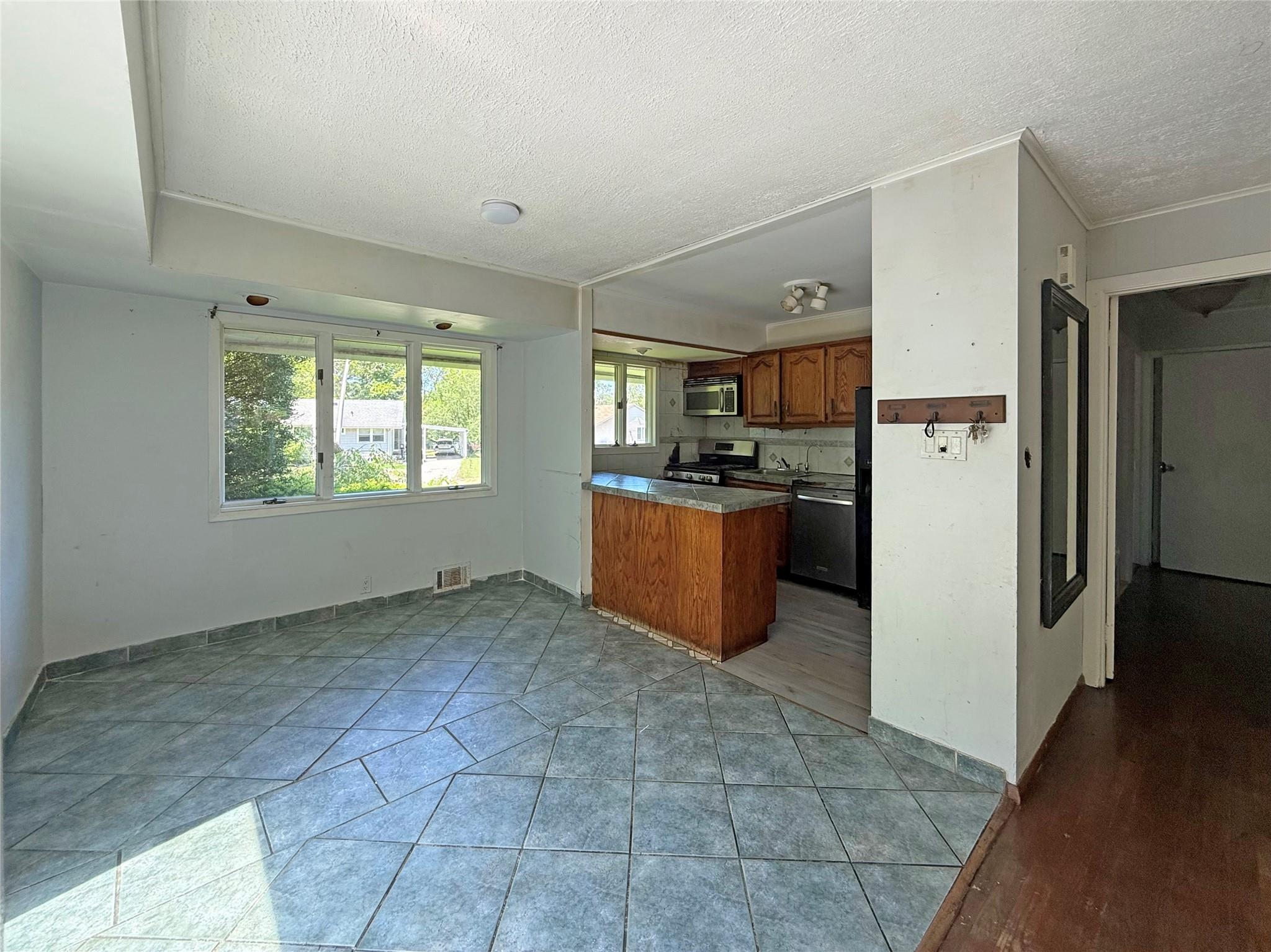 33 Birch Court, Riverhead, New York image 11