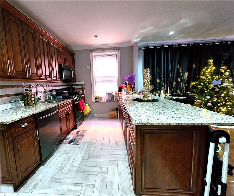212 E 52nd Street