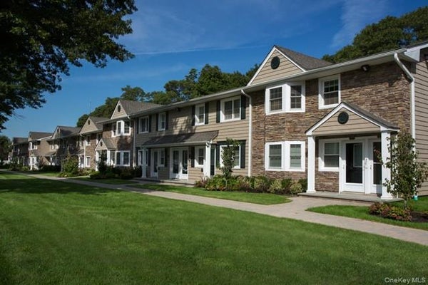 414 TUDOR LN # 414, MIDDLE ISLAND, NY 11953 - Image 2328da74bbc93c2a28d1c2d5b1b05bdc/10654354