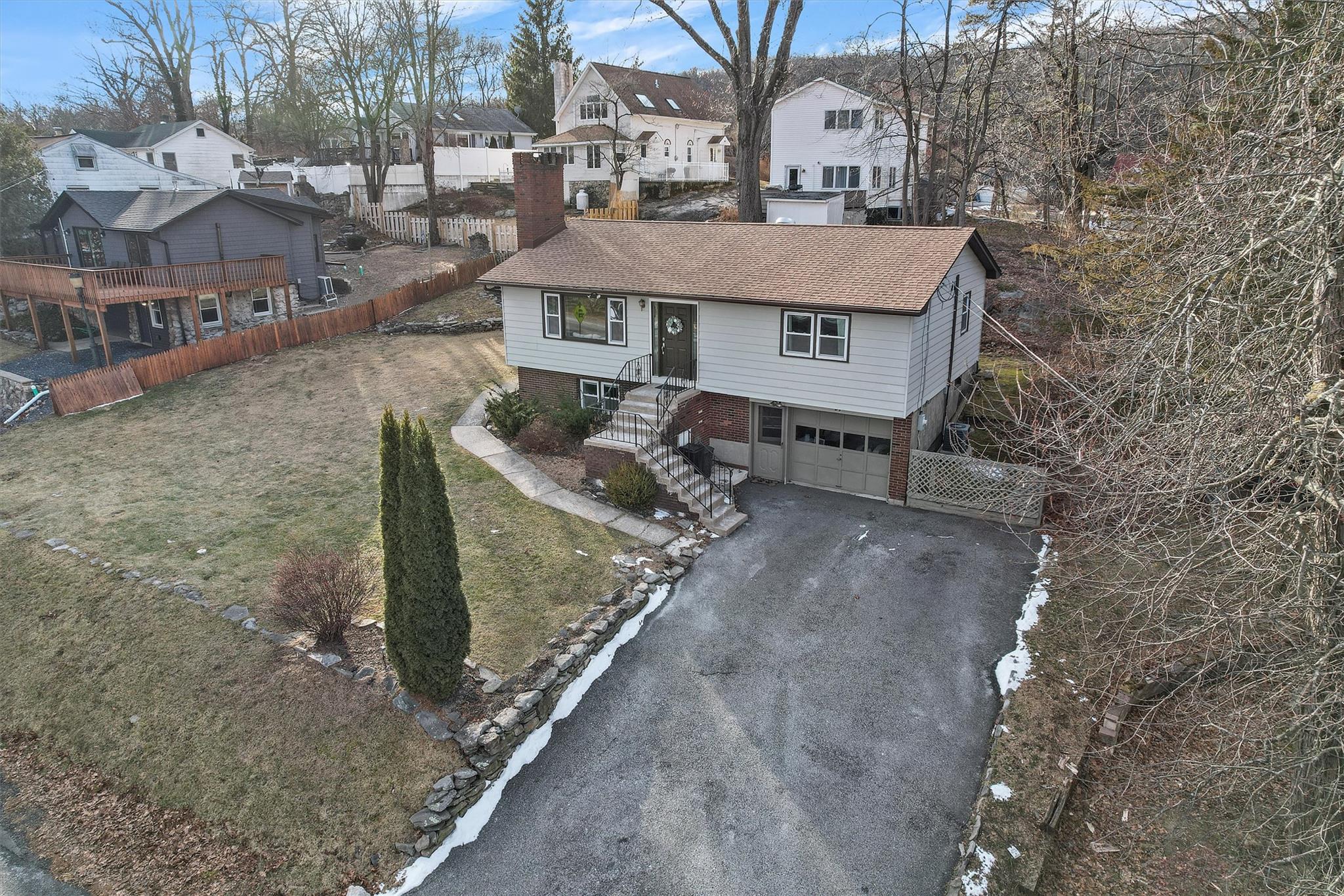 91 W Mombasha Road, Monroe, New York image 3