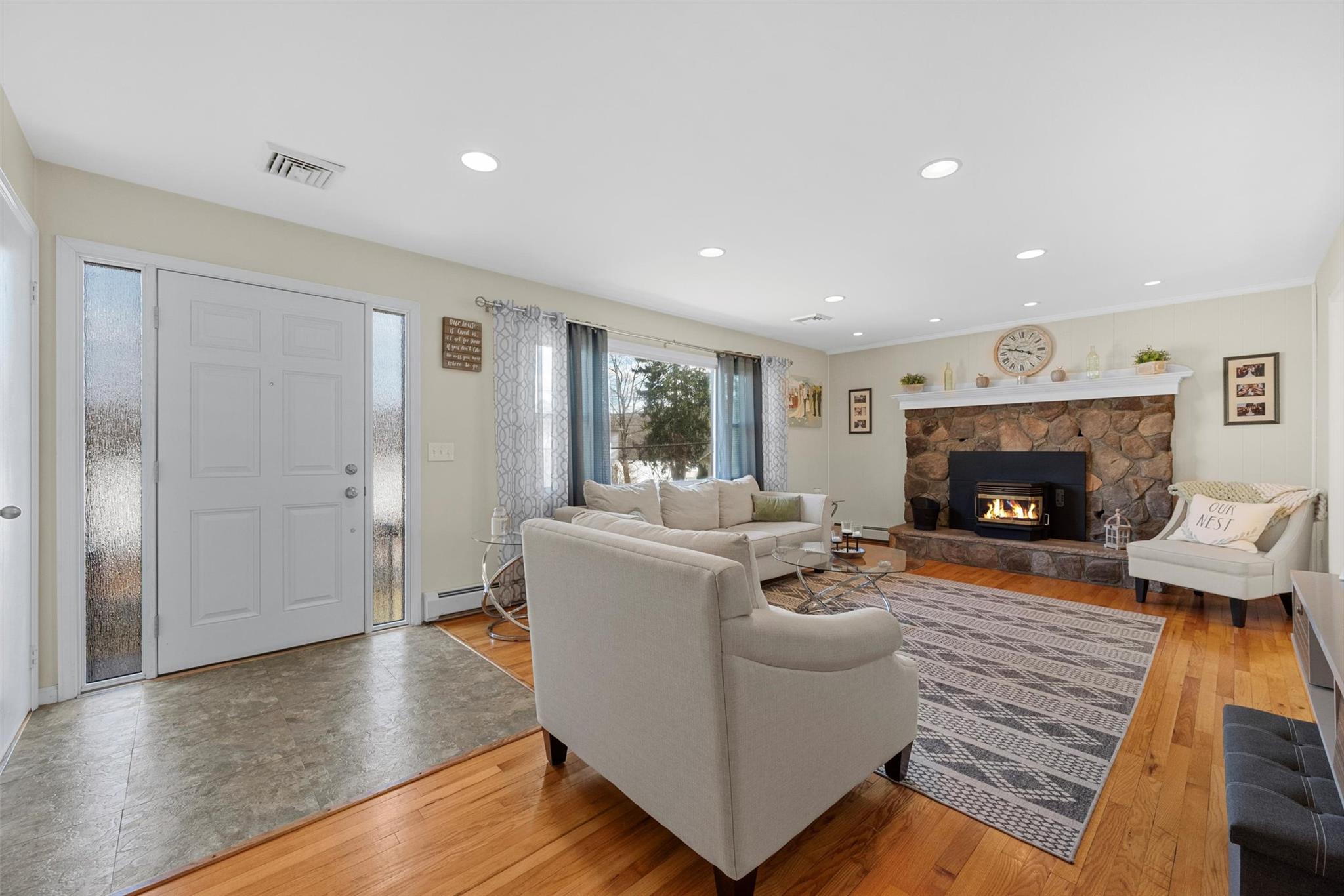 91 W Mombasha Road, Monroe, New York image 4