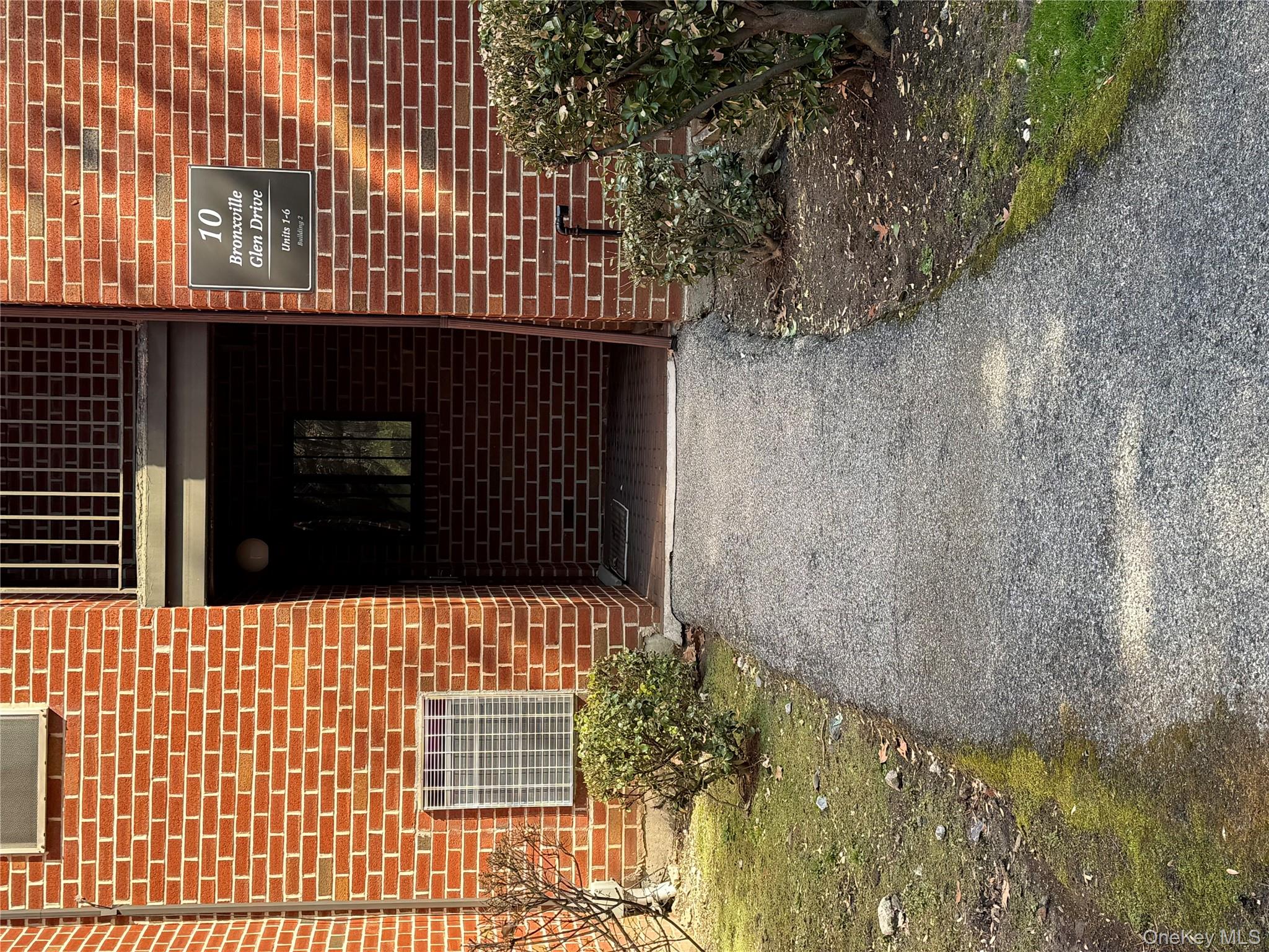 10 Bronxville Glen Drive 1