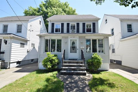 92-51 224th Street, Queens Village, NY 11428 - MLS#: 824578
