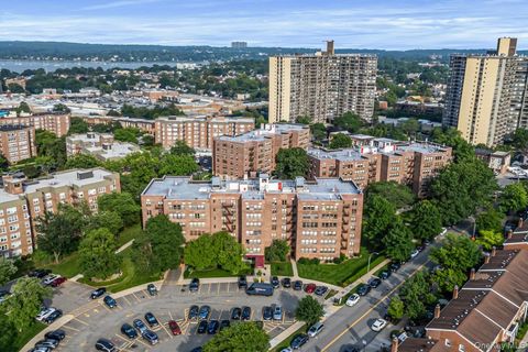 18-55 Corporal Kennedy St Unit 6H, Bayside, NY 11360 - MLS#: 881666