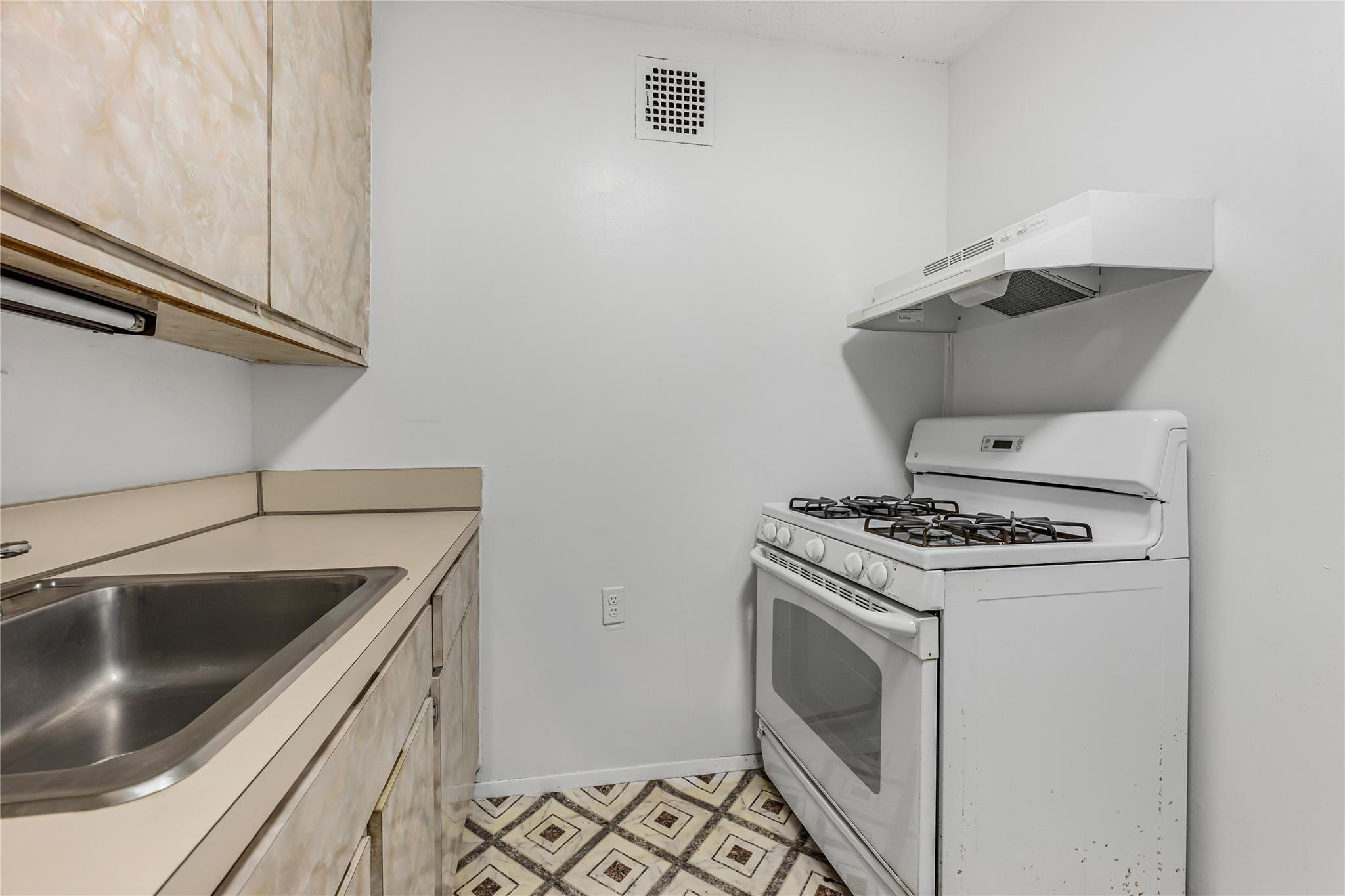 118-17 Union Turnpike #5C, New York, New York image 8
