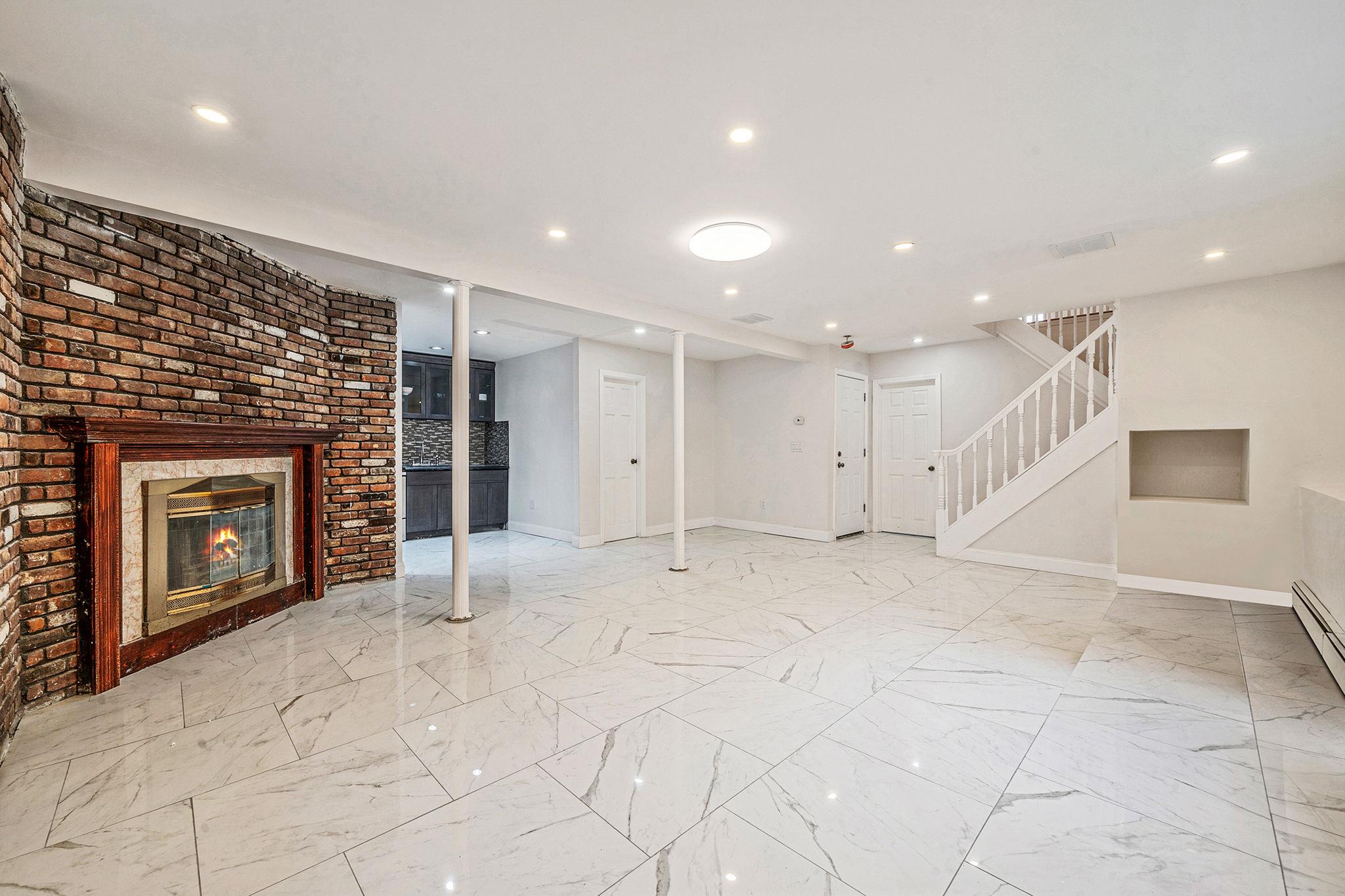 623 Dartmouth Street, Westbury, New York image 13
