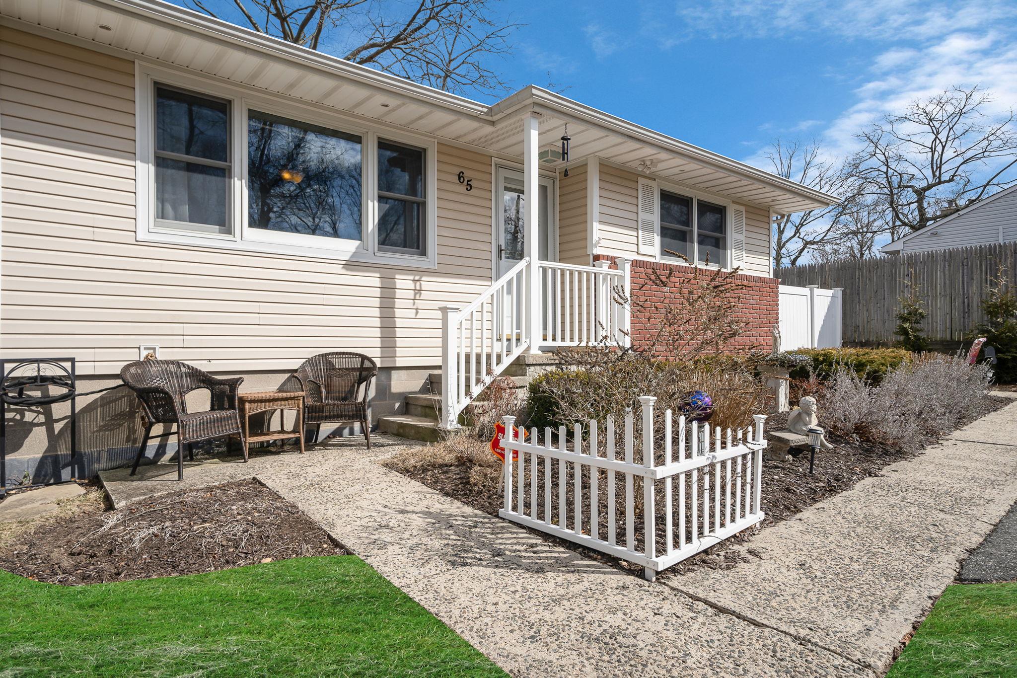 65 Misty Road, Brookhaven, New York image 5