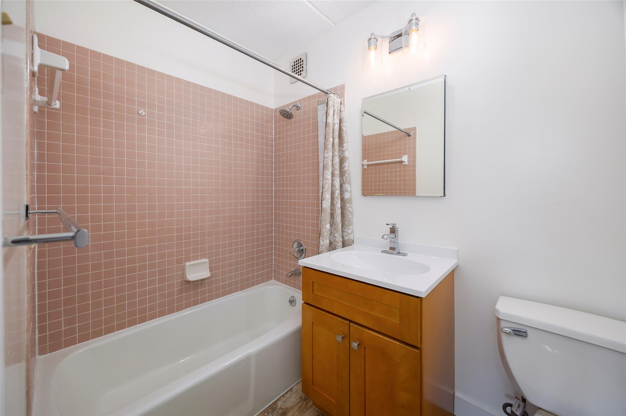 160 Academy Street #2C, Poughkeepsie, New York image 10