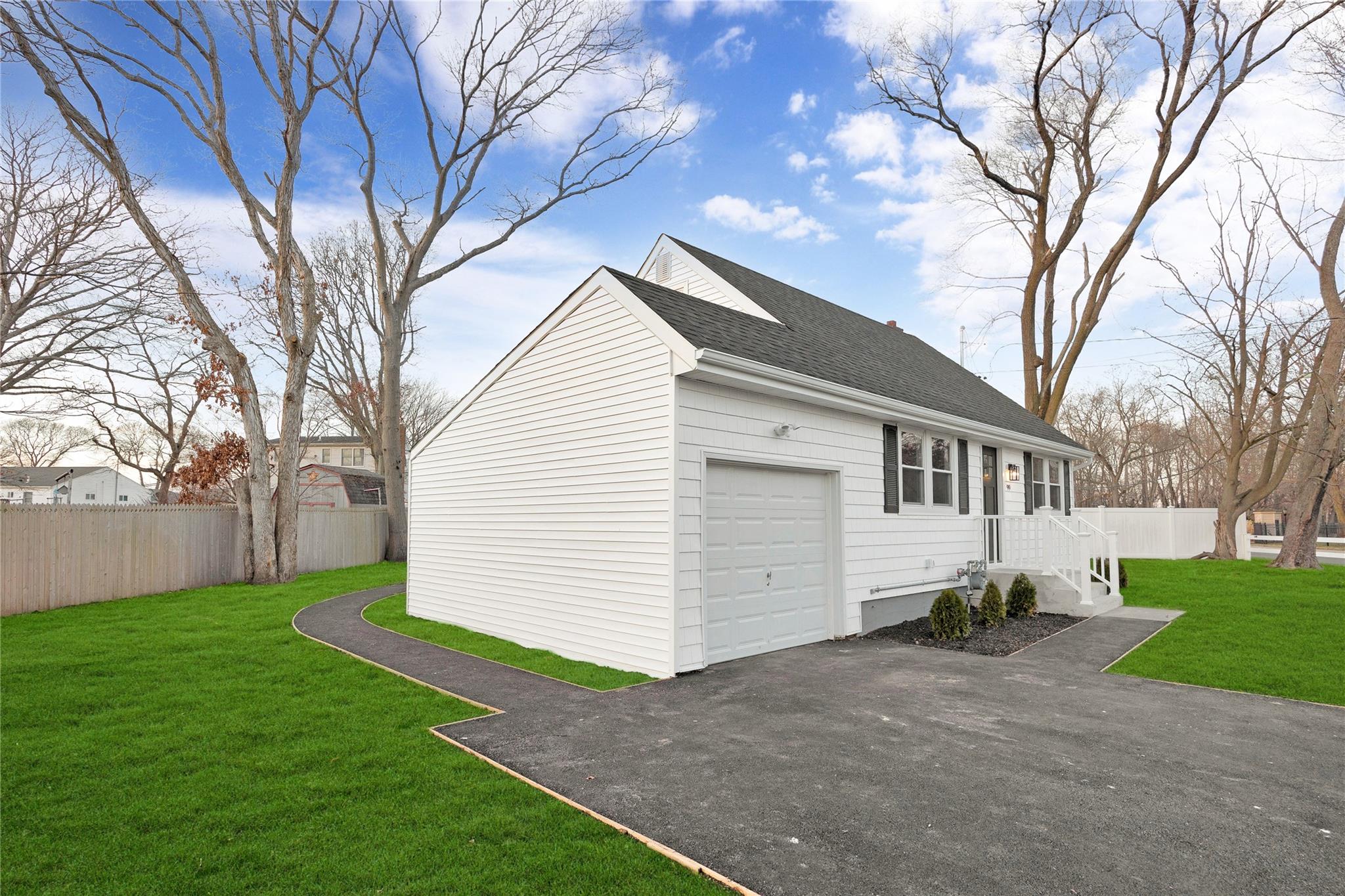 99 Wantagh Avenue, East Islip, New York image 2