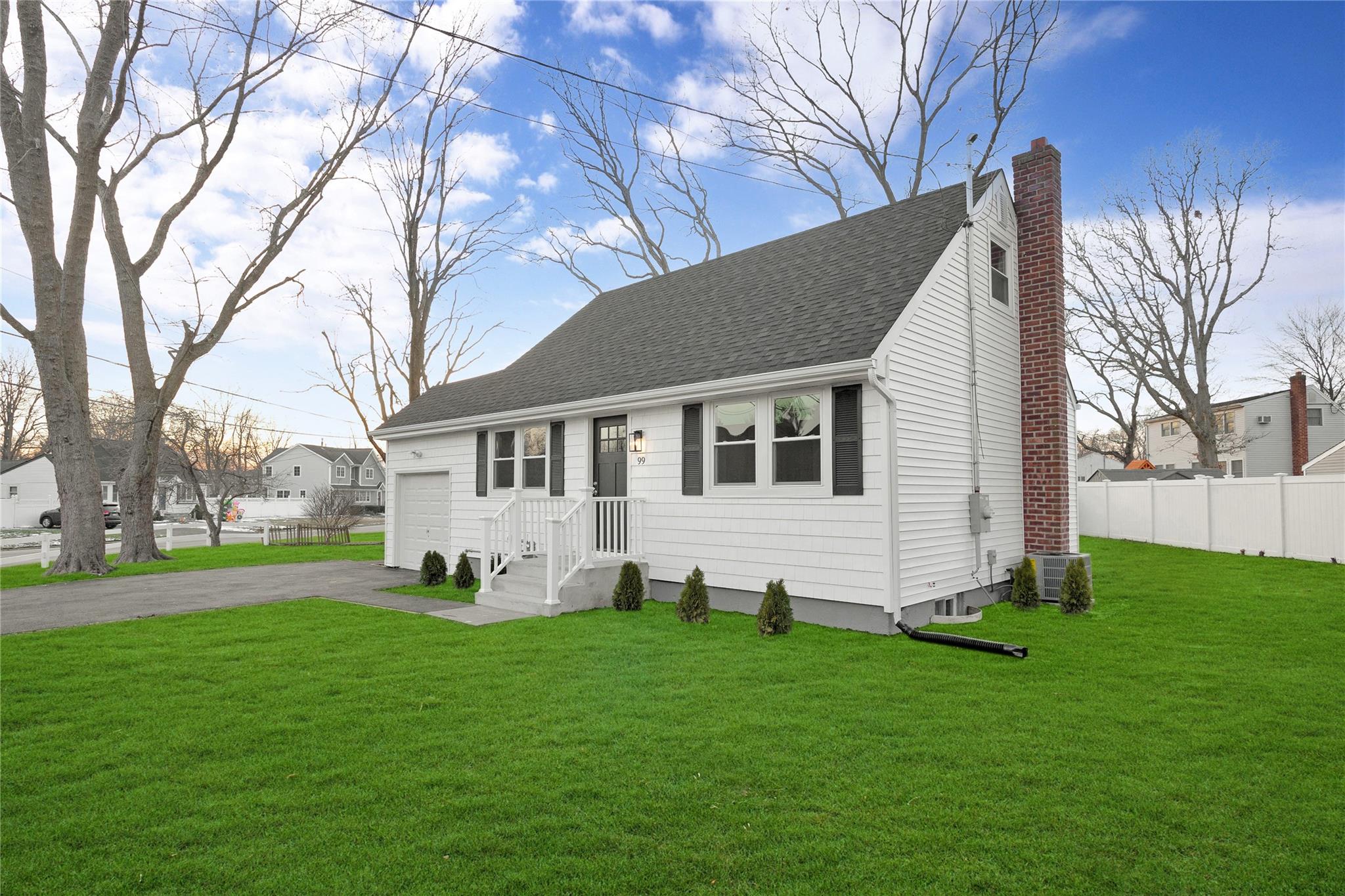 99 Wantagh Avenue, East Islip, New York image 3