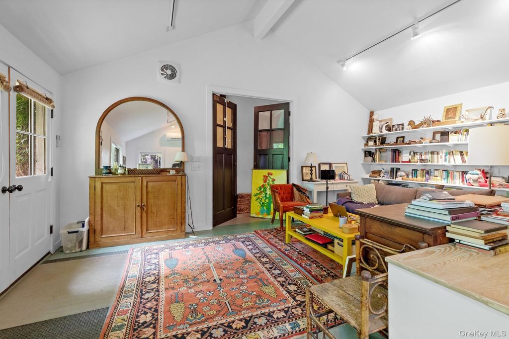 Photo of 10 Pleasant Ln, East Hampton, NY 11937 (MLS # 944141)