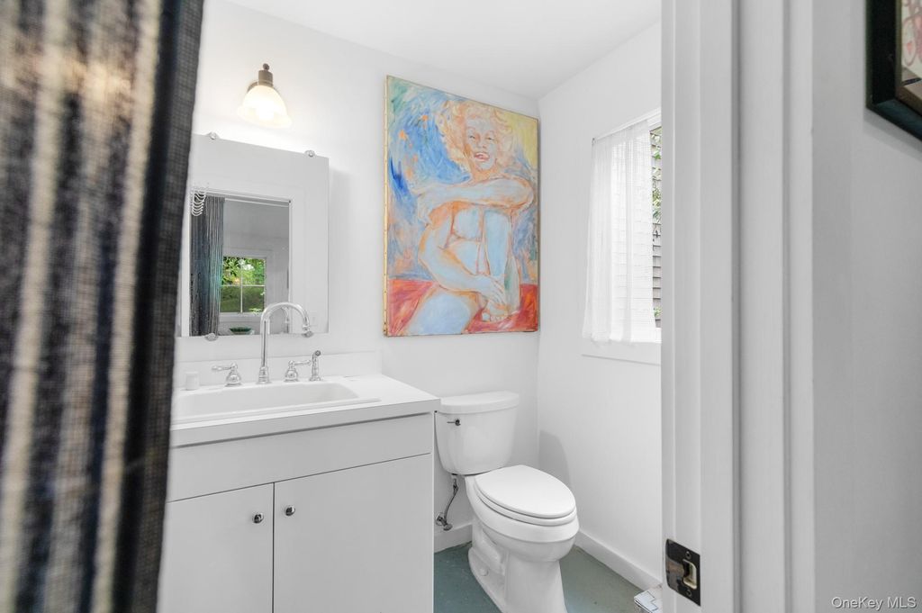 Photo of 10 Pleasant Ln, East Hampton, NY 11937 (MLS # 944141)