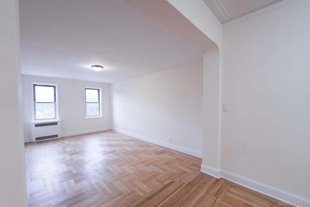 Photo of 2190 Boston Road #5M, Bronx, NY 10462 (MLS # 1015204)