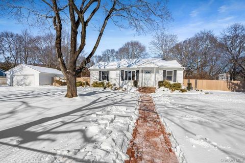 105 Greenport Avenue, Medford, NY 11763 - MLS#: 955149