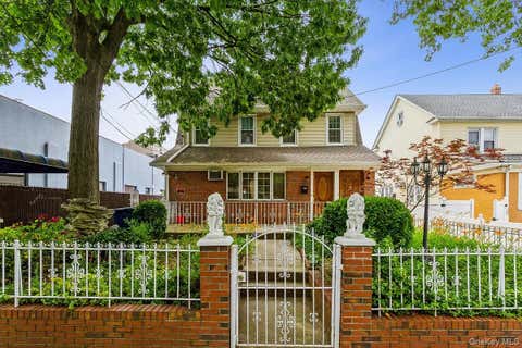Apartment For Rent - 152-14 84th Drive #1ST FL<br/> Briarwood, NY 11432