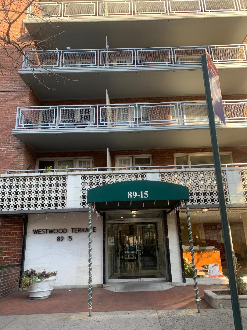 89-15 Parsons Boulevard #11-L, Jamaica, New York image 1