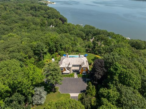 12 North Road Laurel Hollow NY 11771
