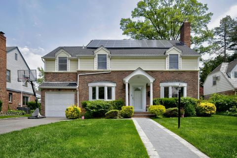 16 Andover Lane Manhasset NY 11030