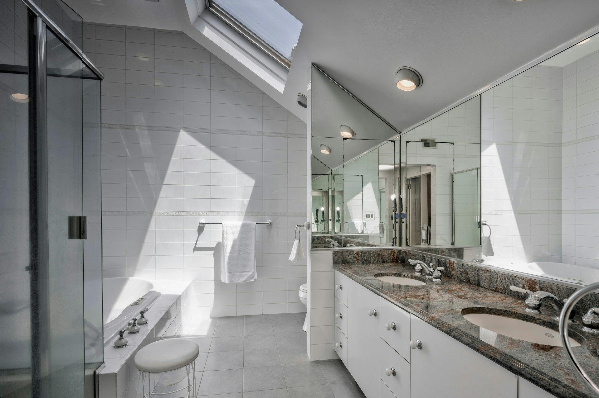 16 Andover Lane, Manhasset, New York image 24
