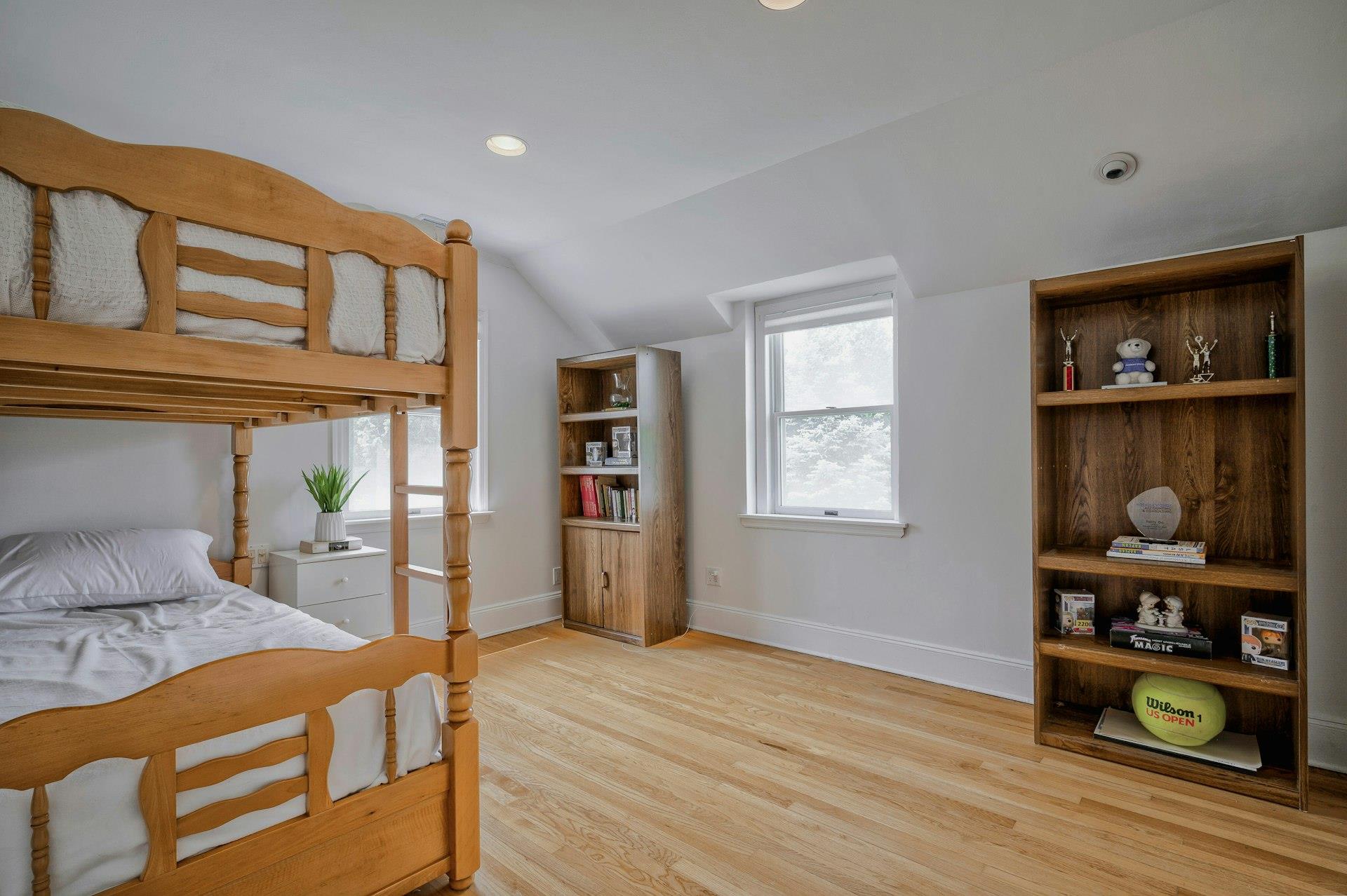 16 Andover Lane, Manhasset, New York image 30