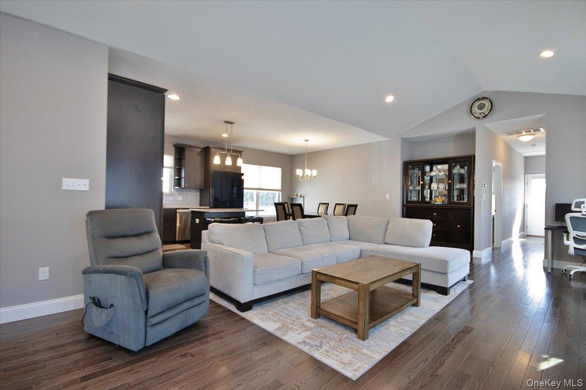 Highland, New York 12528, United States, 3 Bedrooms Bedrooms, ,3 BathroomsBathrooms,Residential,Active,209974