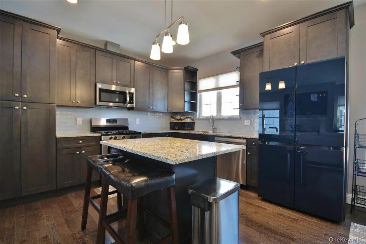 Highland, New York 12528, United States, 3 Bedrooms Bedrooms, ,3 BathroomsBathrooms,Residential,Active,209974