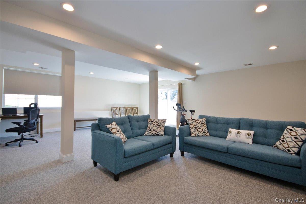 Highland, New York 12528, United States, 3 Bedrooms Bedrooms, ,3 BathroomsBathrooms,Residential,Active,209974