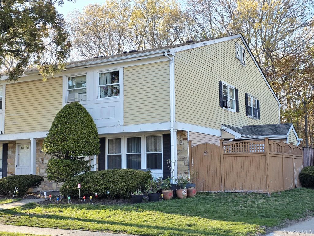 Photo of 2E Ethan Allen Court, Ridge, NY 11961 (MLS # 999008)