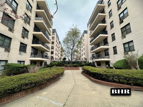 Photo of 3855 Shore Parkway #2B, Brooklyn, NY 11235 (MLS # 986355)