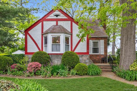 111 E Euclid Street Valley Stream NY 11580