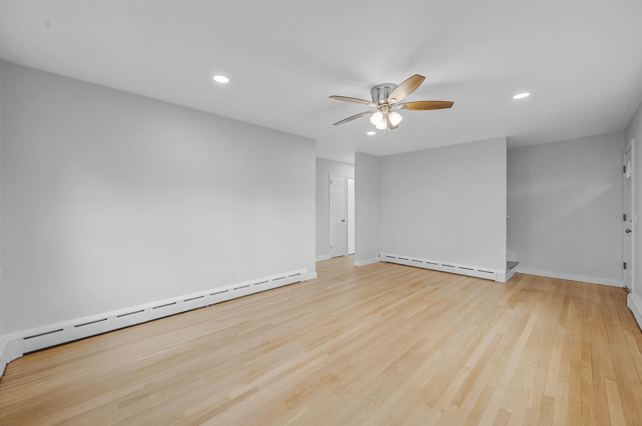 30 Millbrook Lane, Riverhead, New York image 4