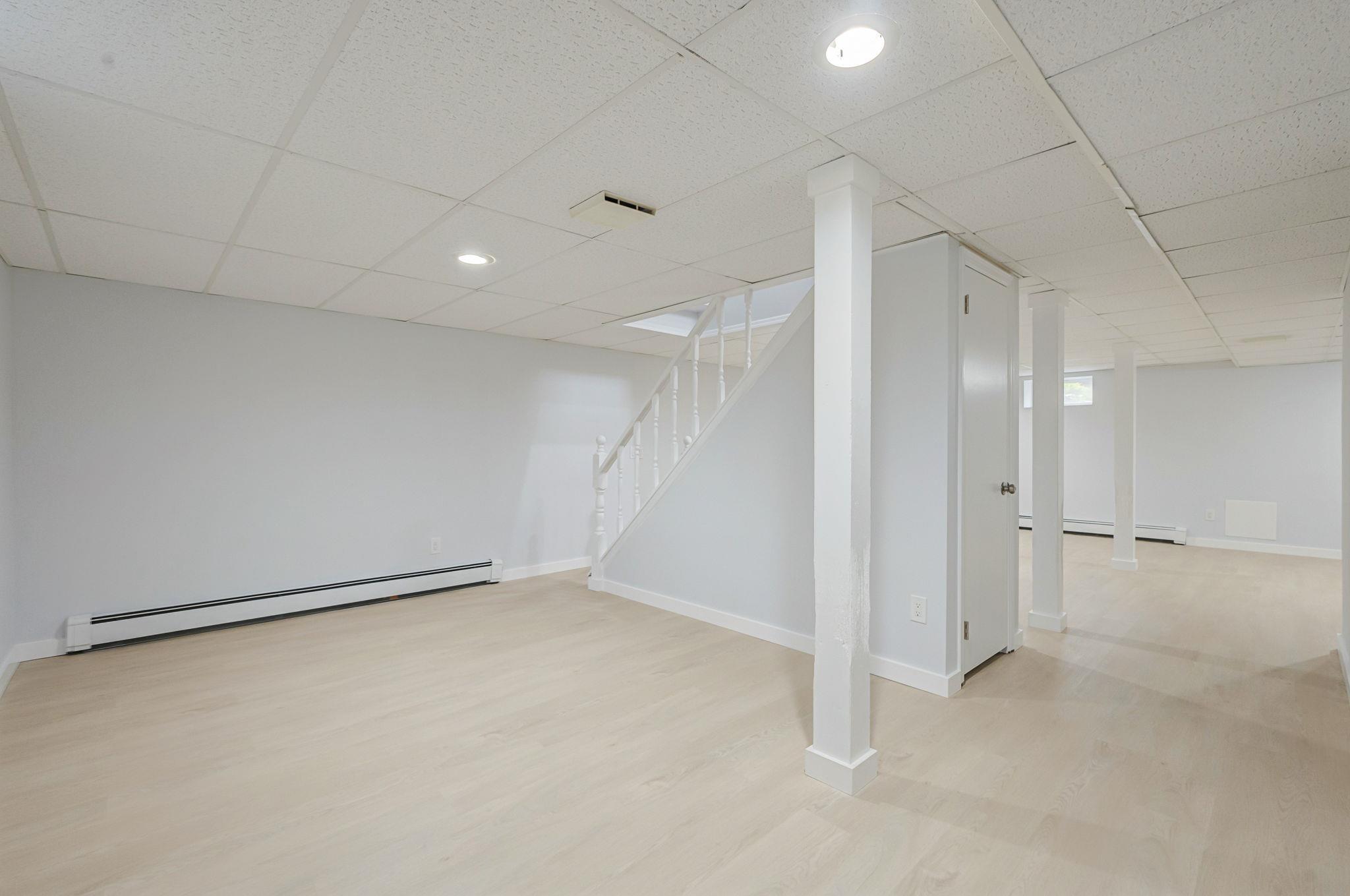 30 Millbrook Lane, Riverhead, New York image 22