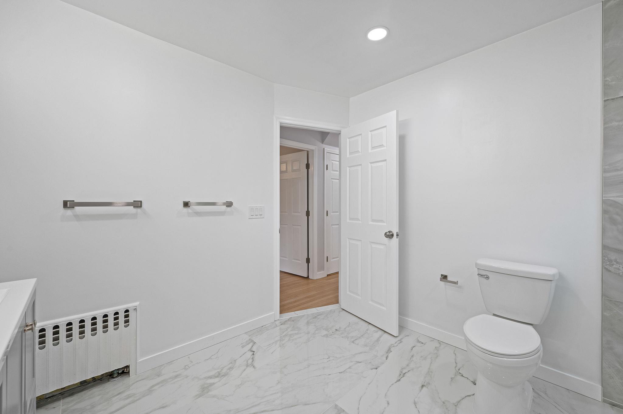 30 Millbrook Lane, Riverhead, New York image 15